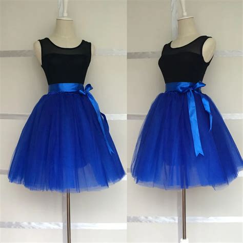 Saia de tule azul royal .